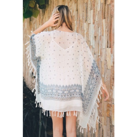 *LAST ONE* Periwinkle Paisley Kimono with Tassels - Picture 4 of 4